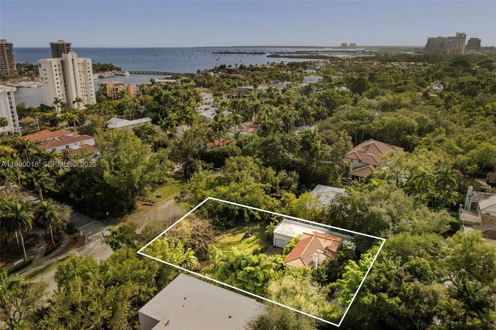 Foto de propiedad en 0-1645 S Bayshore Drive, Coconut Grove, FL 33133 Coconut Grove con MLS# 