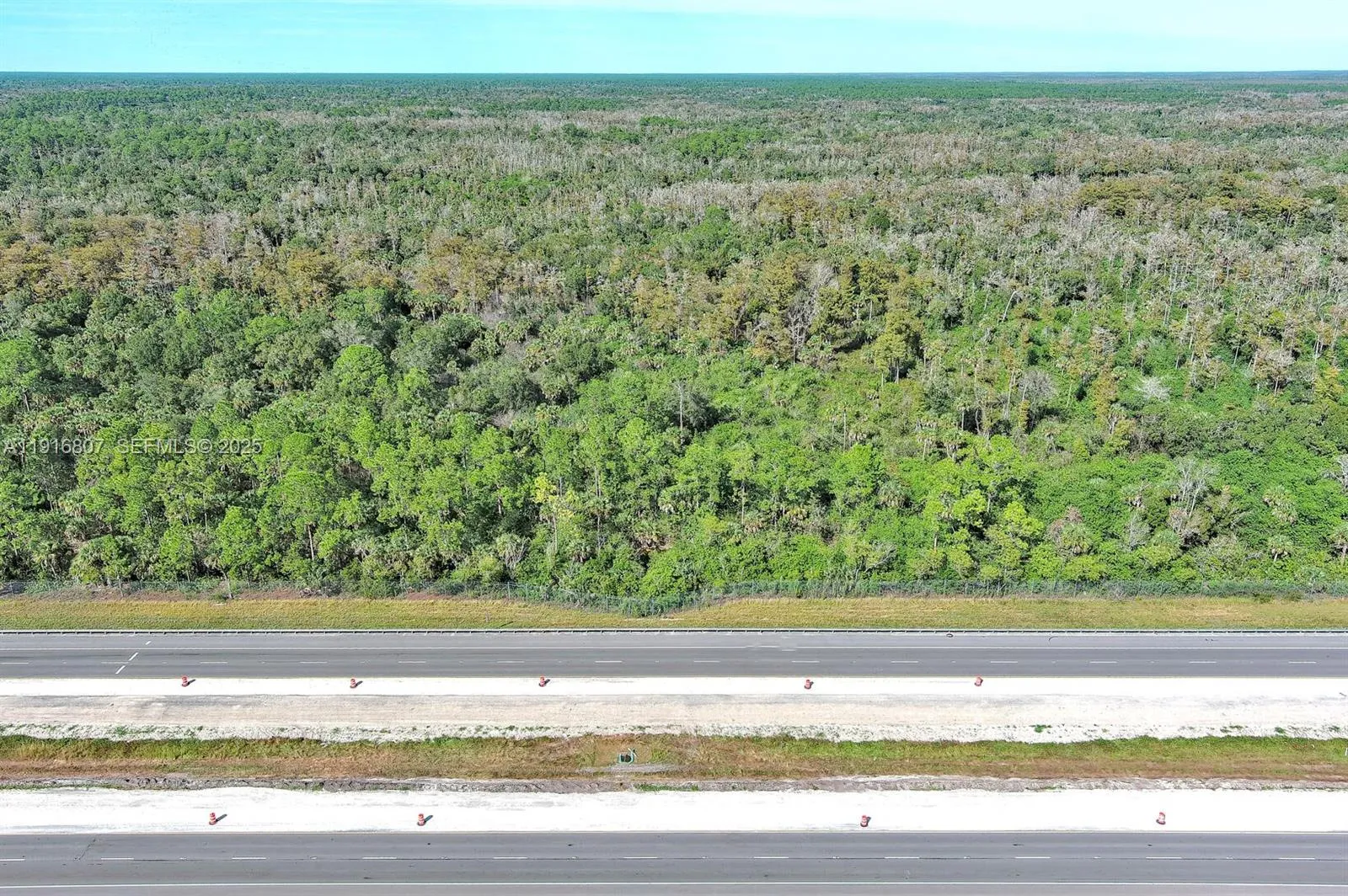 Foto de propiedad en 0 Alligator Alley, Naples, FL 34117 Naples con MLS# 