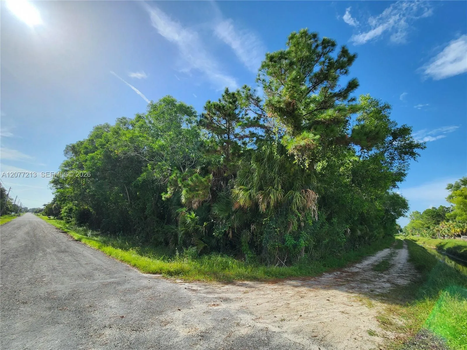 Foto de propiedad en 0 N 61st Place, Loxahatchee, FL 33470 Loxahatchee con MLS# 