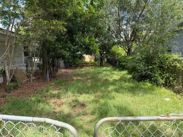 Foto de propiedad en 0000 NE 11 Avenue, Davie, FL 33328 Davie con MLS# 