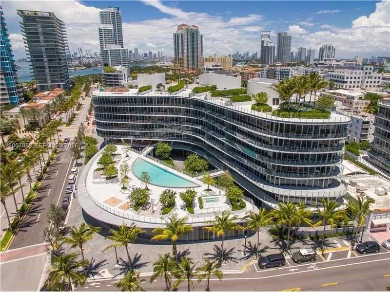 Foto de propiedad en 1 Collins Avenue 406, Miami Beach, FL 33139 Miami Beach con MLS# 