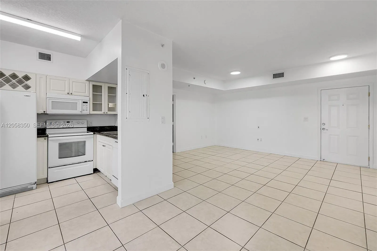 Foto de propiedad en 1 Glen Royal Parkway 809, Miami, FL 33125 Miami con MLS# 