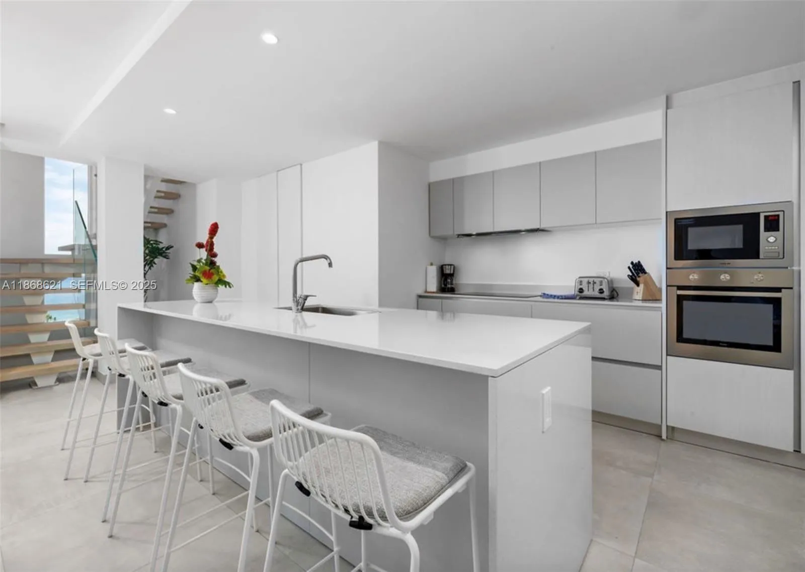 Foto de propiedad en 1 NW Irausquin Blv 3A  con MLS# 