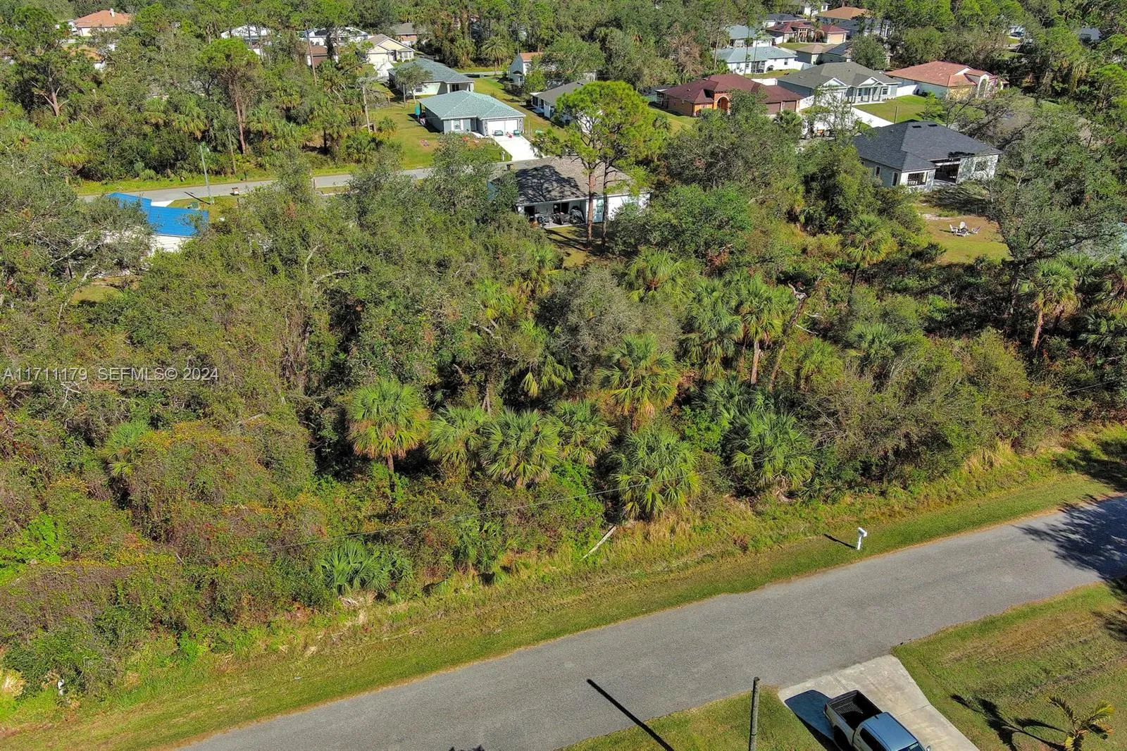 Foto de propiedad en #1 Sargon Avenue, North Port, FL 34287 North Port con MLS# 