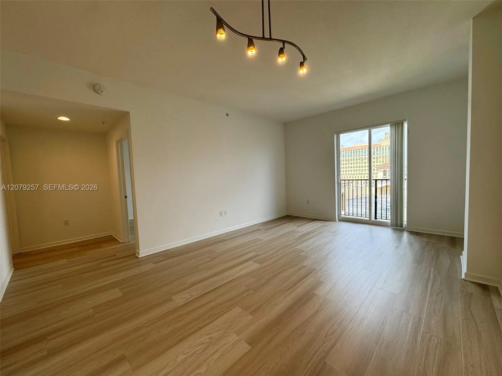 En Venta 10 Aragon Avenue 1008, Coral Gables, FL 33134, Coral Gables, FL 33134