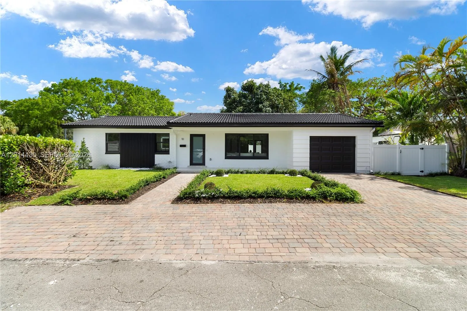 Foto de propiedad en 10 NW 100th Street, Miami Shores, FL 33150 Miami Shores con MLS# 
