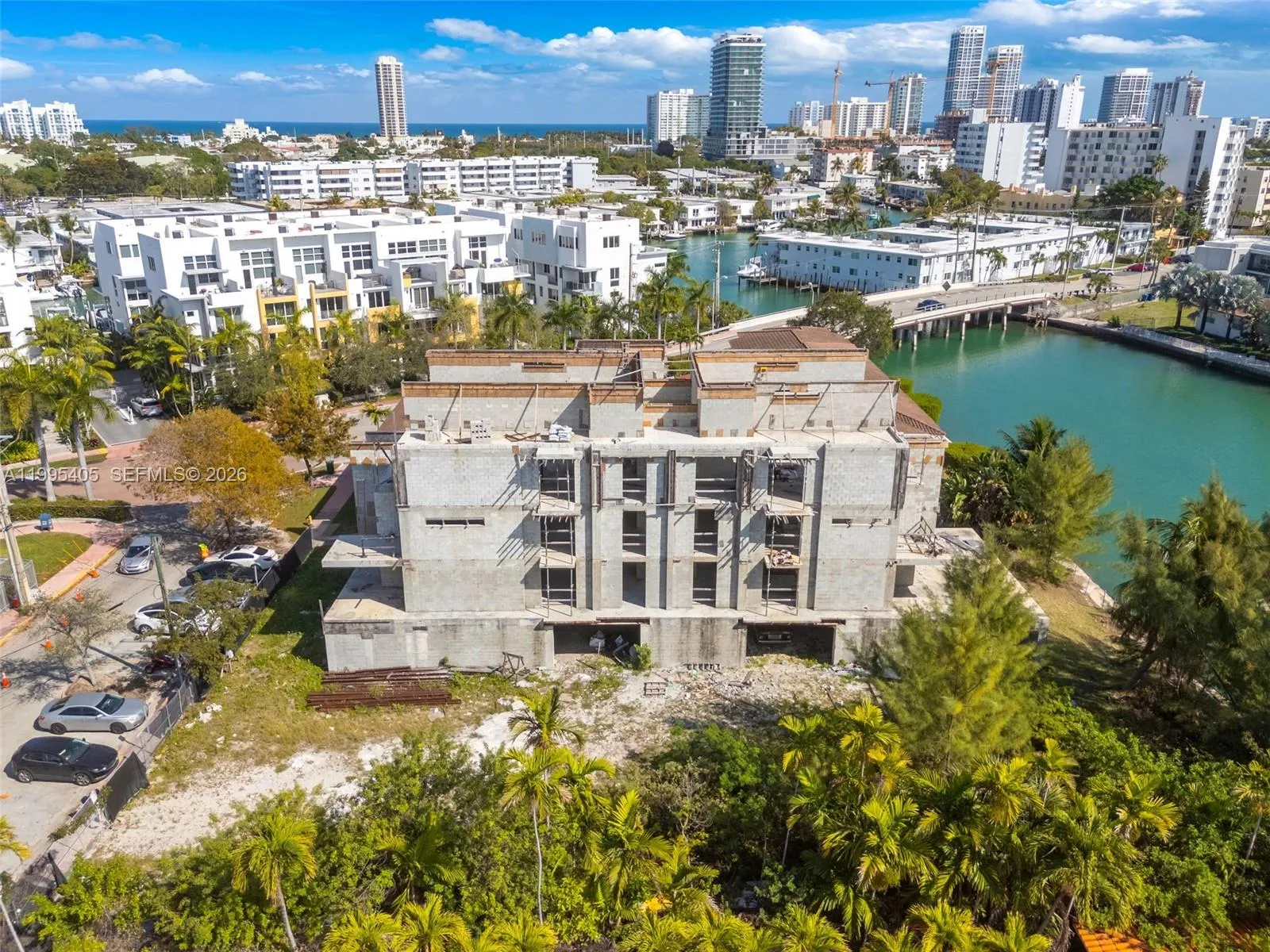 Foto de propiedad en 10 S Shore Drive, Miami Beach, FL 33141 Miami Beach con MLS# 