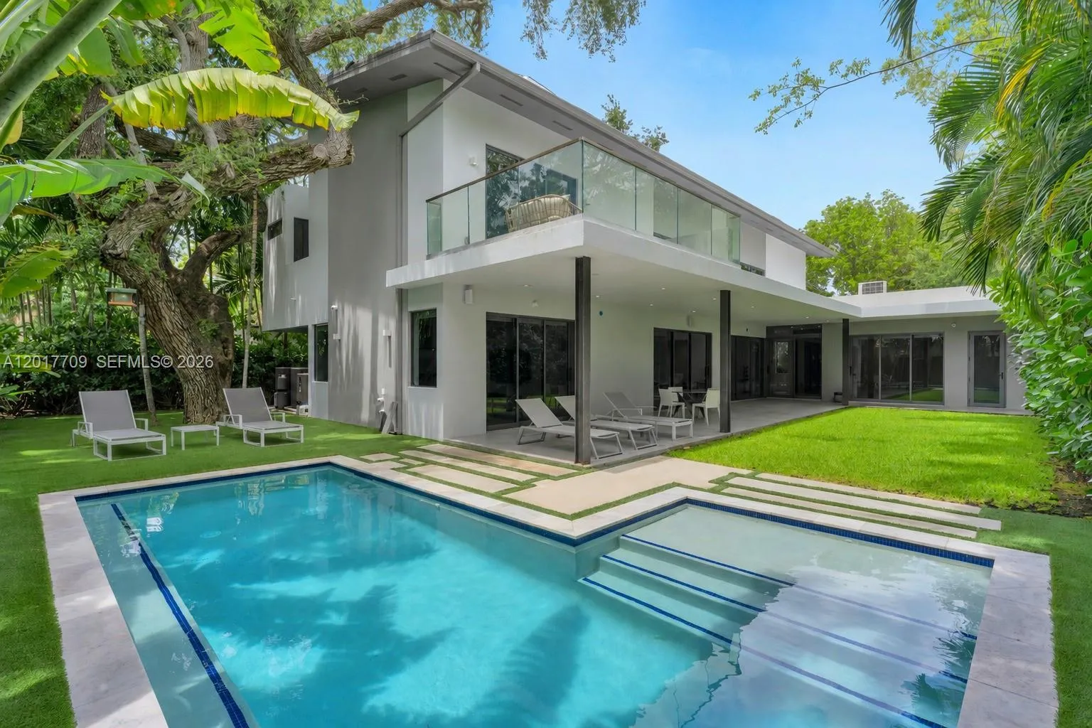 Foto de propiedad en 10 Samana Drive, Miami, FL 33133 Miami con MLS# 