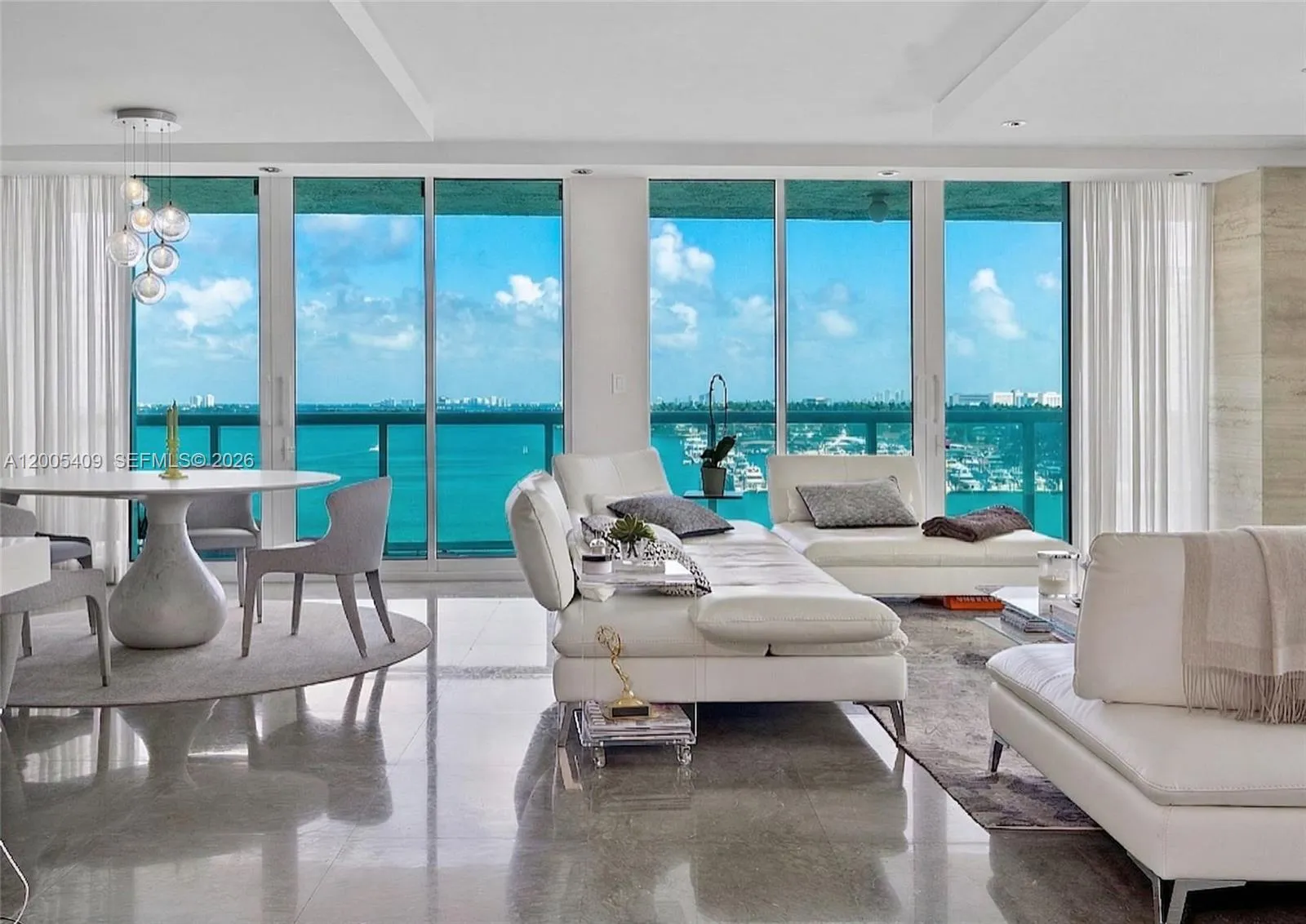 Foto de propiedad en 10 Venetian Way 804, Miami Beach, FL 33139 Miami Beach con MLS# 
