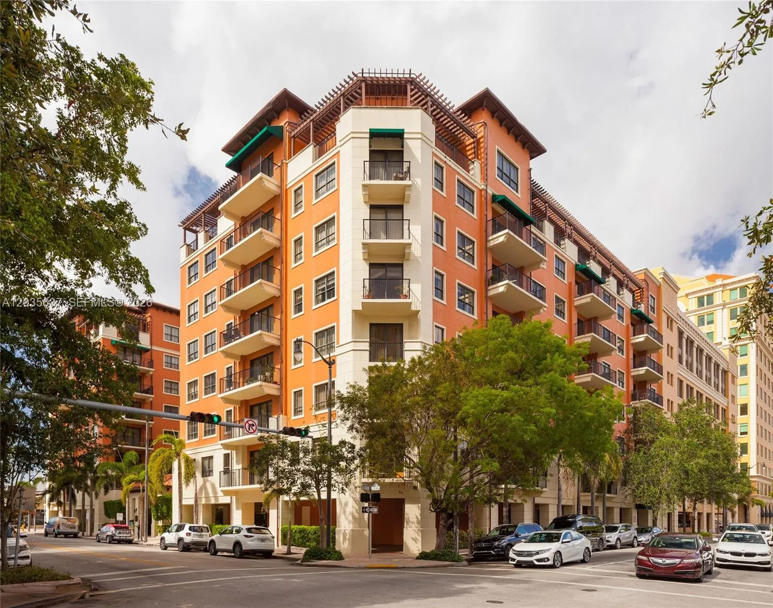 Foto de propiedad en 100 Andalusia Avenue 402, Coral Gables, FL 33134 Coral Gables con MLS# 