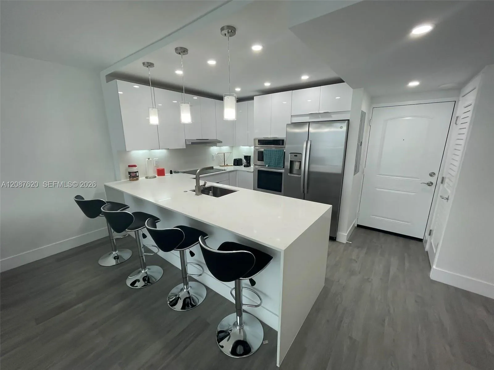 Foto de propiedad en 100 Bayview Drive 1123, Sunny Isles Beach, FL 33160 Sunny Isles Beach con MLS#