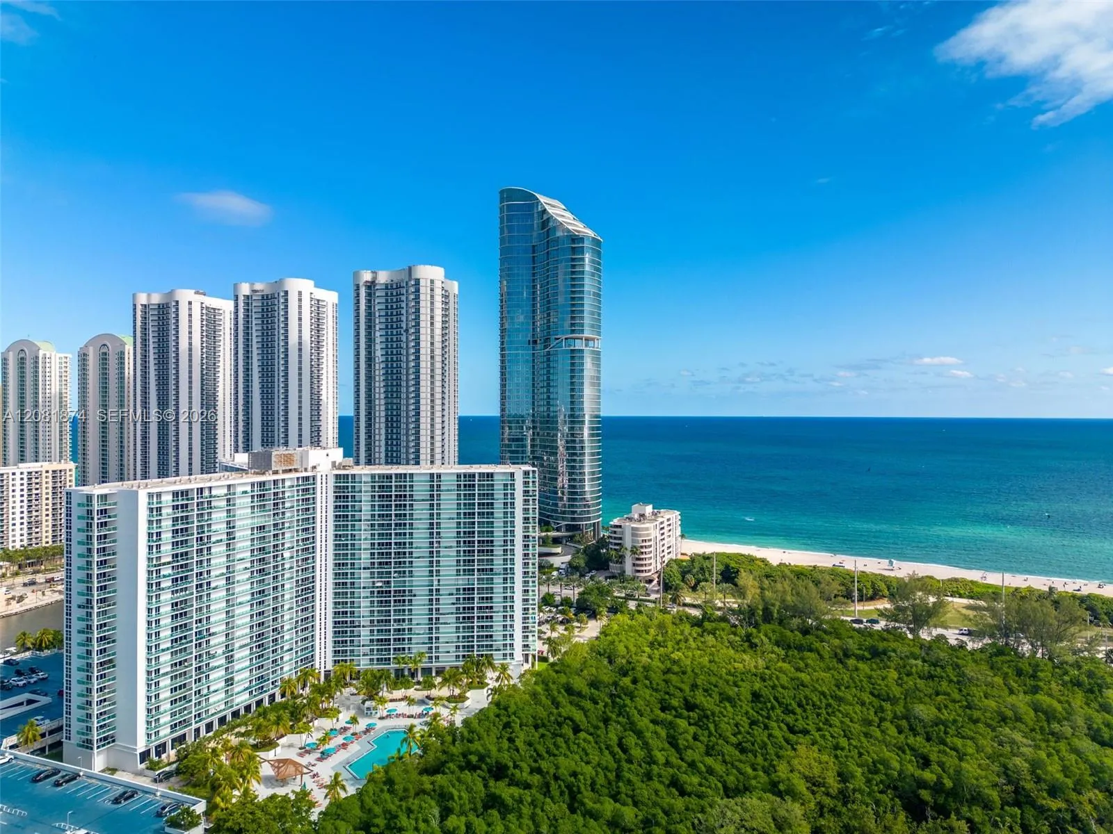 Foto de propiedad en 100 Bayview Drive 1428, Sunny Isles Beach, FL 33160 Sunny Isles Beach con MLS# 