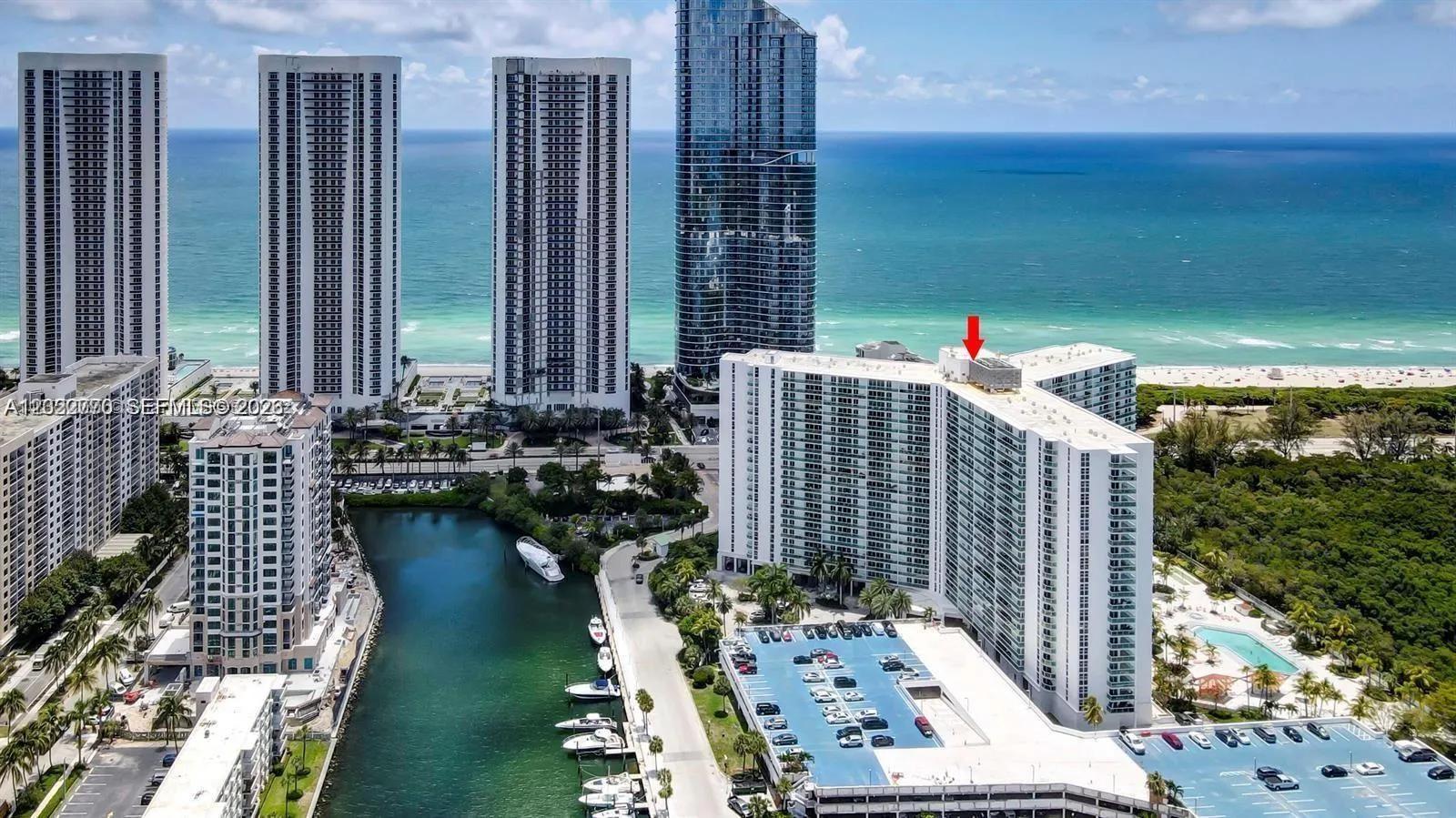 Foto de propiedad en 100 Bayview Drive 208, Sunny Isles Beach, FL 33160 Sunny Isles Beach con MLS# 