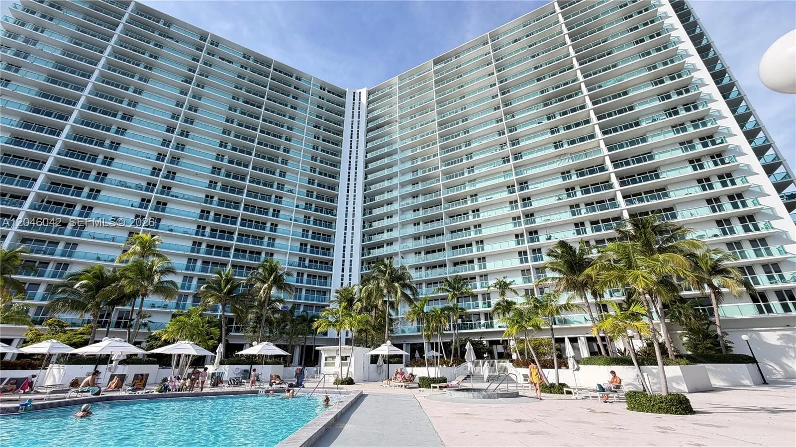 Foto de propiedad en 100 Bayview Drive 509, Sunny Isles Beach, FL 33160 Sunny Isles Beach con MLS#