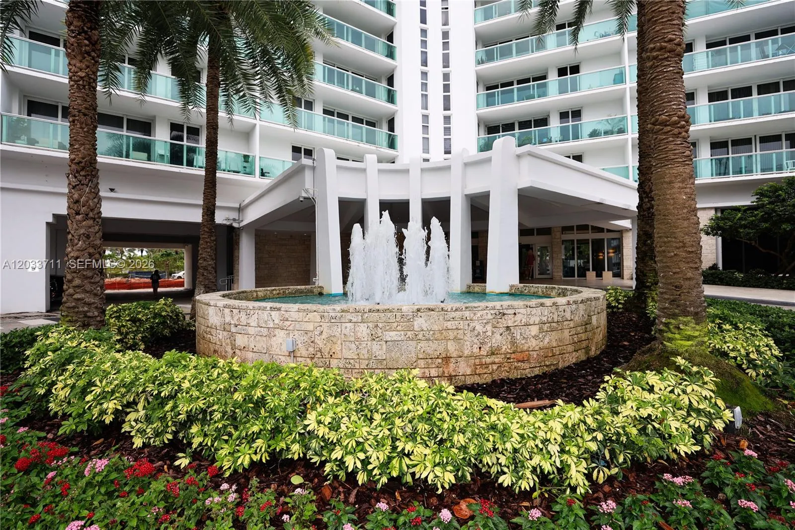Foto de propiedad en 100 Bayview Drive 527, Sunny Isles Beach, FL 33160 Sunny Isles Beach con MLS#