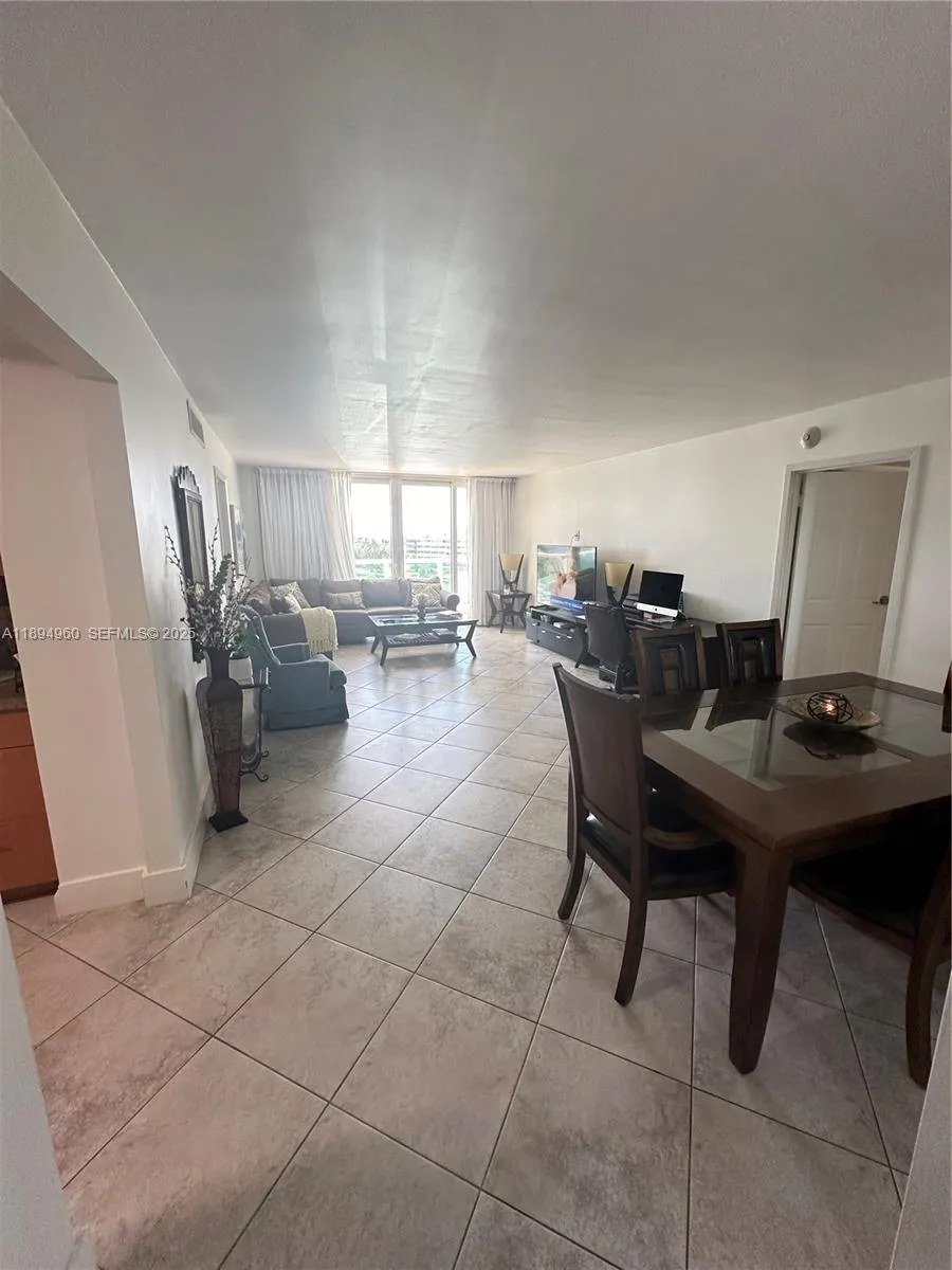 Foto de propiedad en 100 Bayview Drive 601, Sunny Isles Beach, FL 33160 Sunny Isles Beach con MLS# 