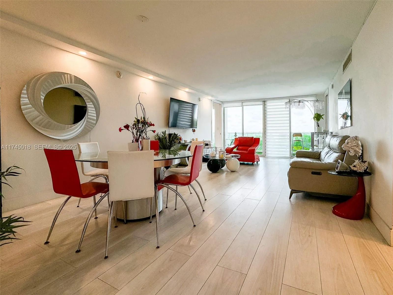 Foto de propiedad en 100 Bayview Drive 721, Sunny Isles Beach, FL 33160 Sunny Isles Beach con MLS# 
