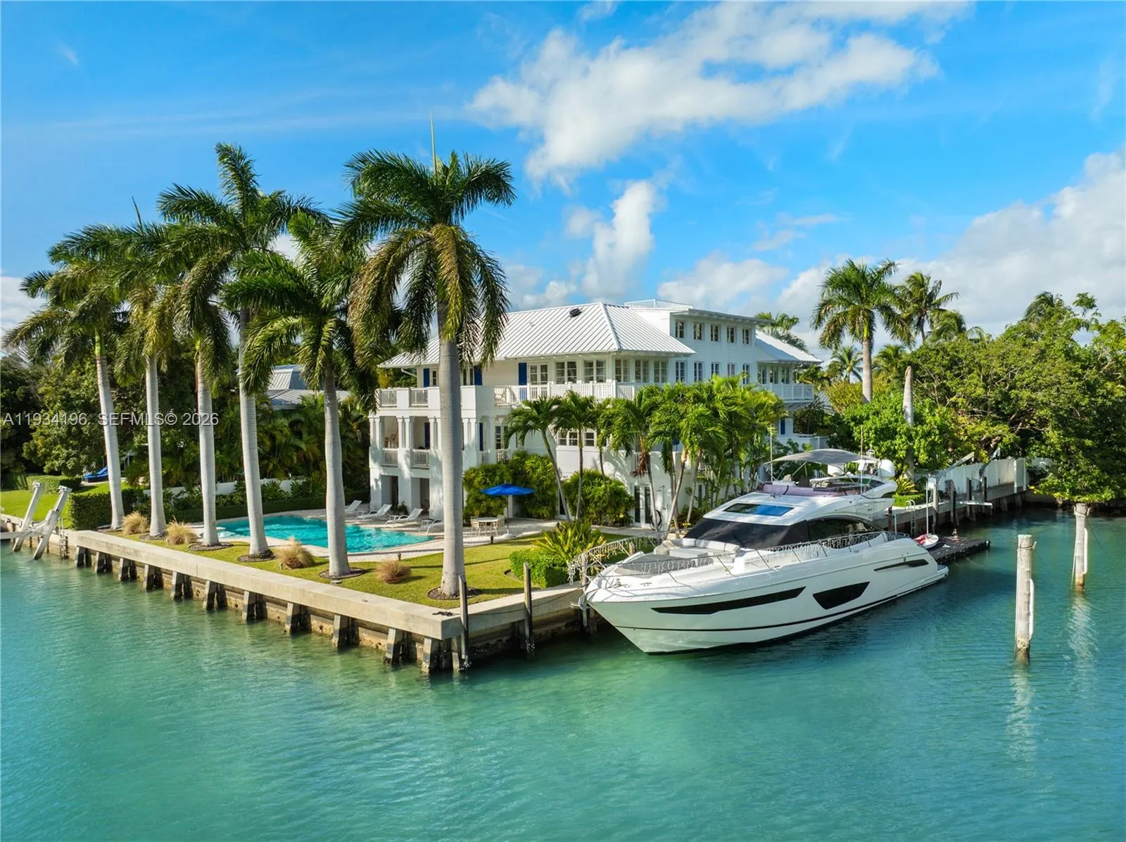 Foto de propiedad en 100 Cape Florida Drive, Key Biscayne, FL 33149 Key Biscayne con MLS# 