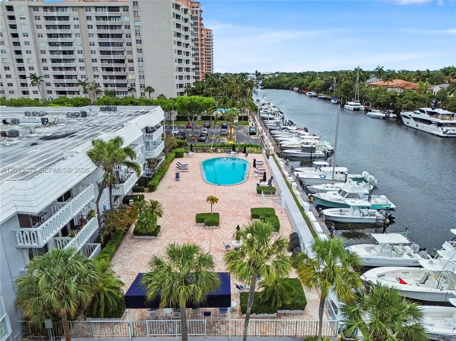 Foto de propiedad en 100 Edgewater Drive 204, Coral Gables, FL 33133 Coral Gables con MLS# 