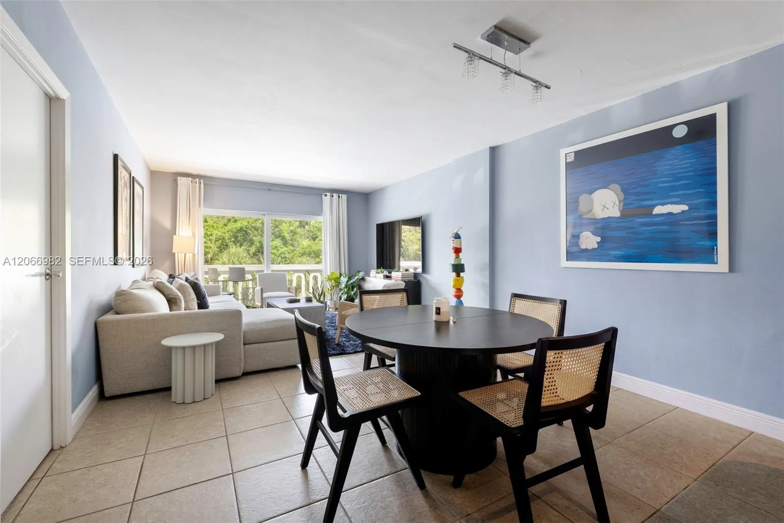 Foto de propiedad en 100 Edgewater Drive 309, Coral Gables, FL 33133 Coral Gables con MLS# 