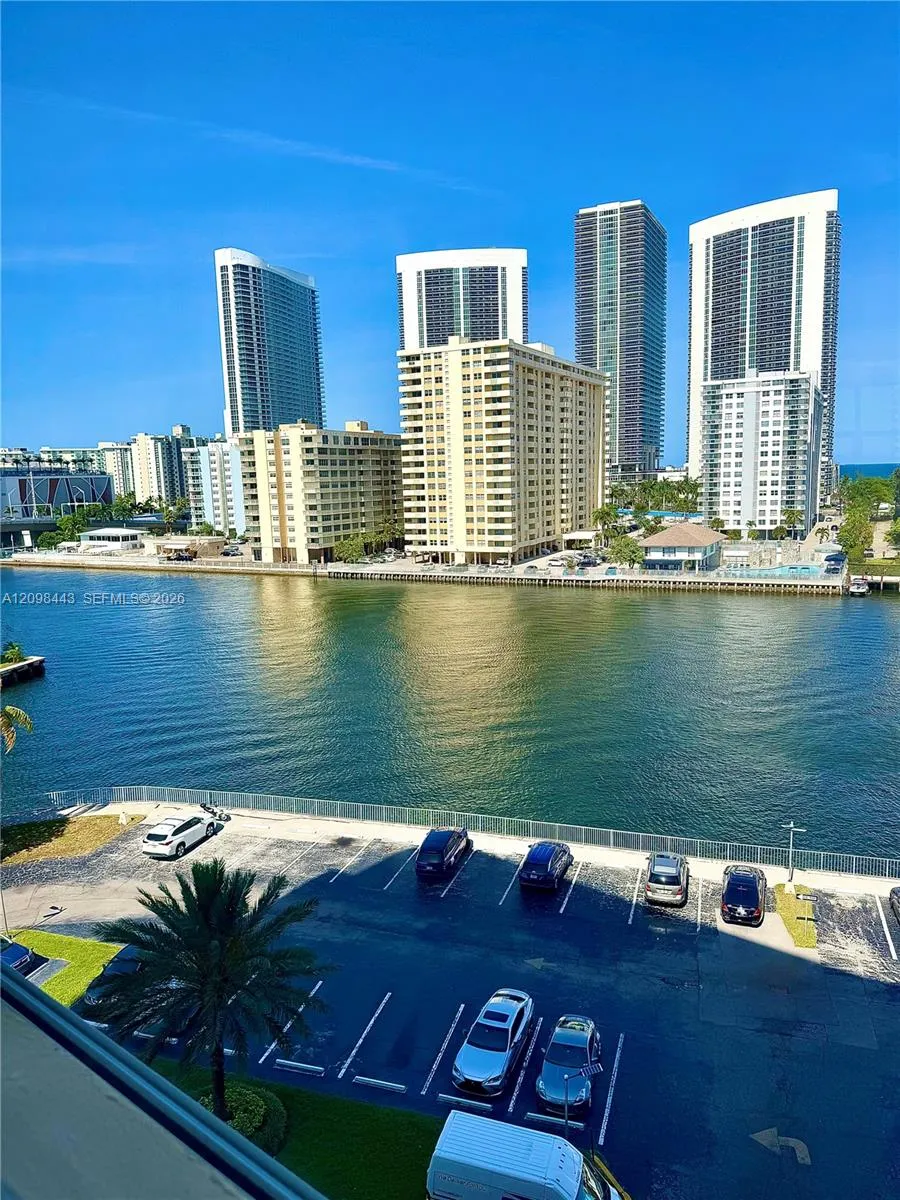 En Renta 100 Golden Isles Drive 806, Hallandale Beach, FL 33009, Hallandale Beach, FL 33009