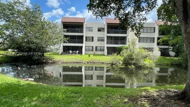 En Renta 100 Lakeview Drive 103, Weston, FL 33326, Weston, FL 33326