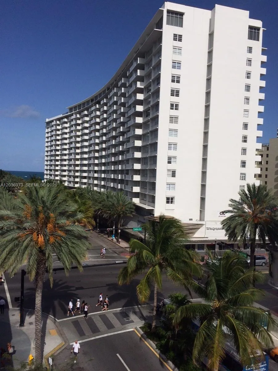Foto de propiedad en 100 Lincoln Road 1001, Miami Beach, FL 33139 Miami Beach con MLS# 