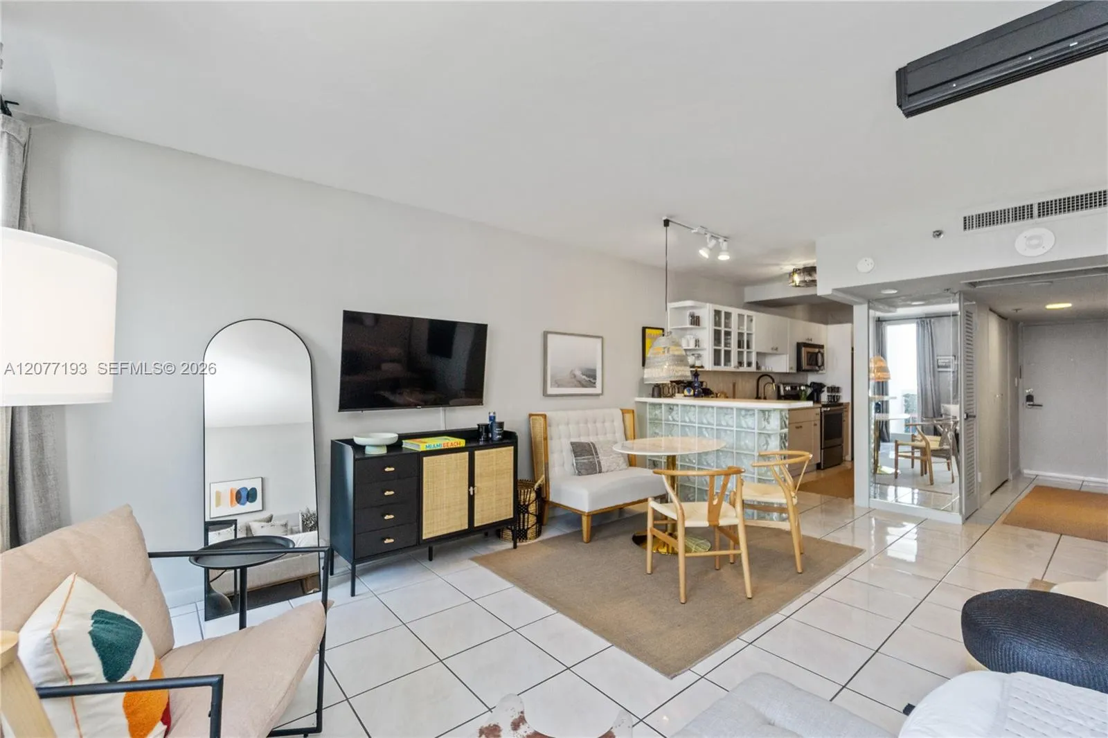 Foto de propiedad en 100 Lincoln Road 1107, Miami Beach, FL 33139 Miami Beach con MLS# 