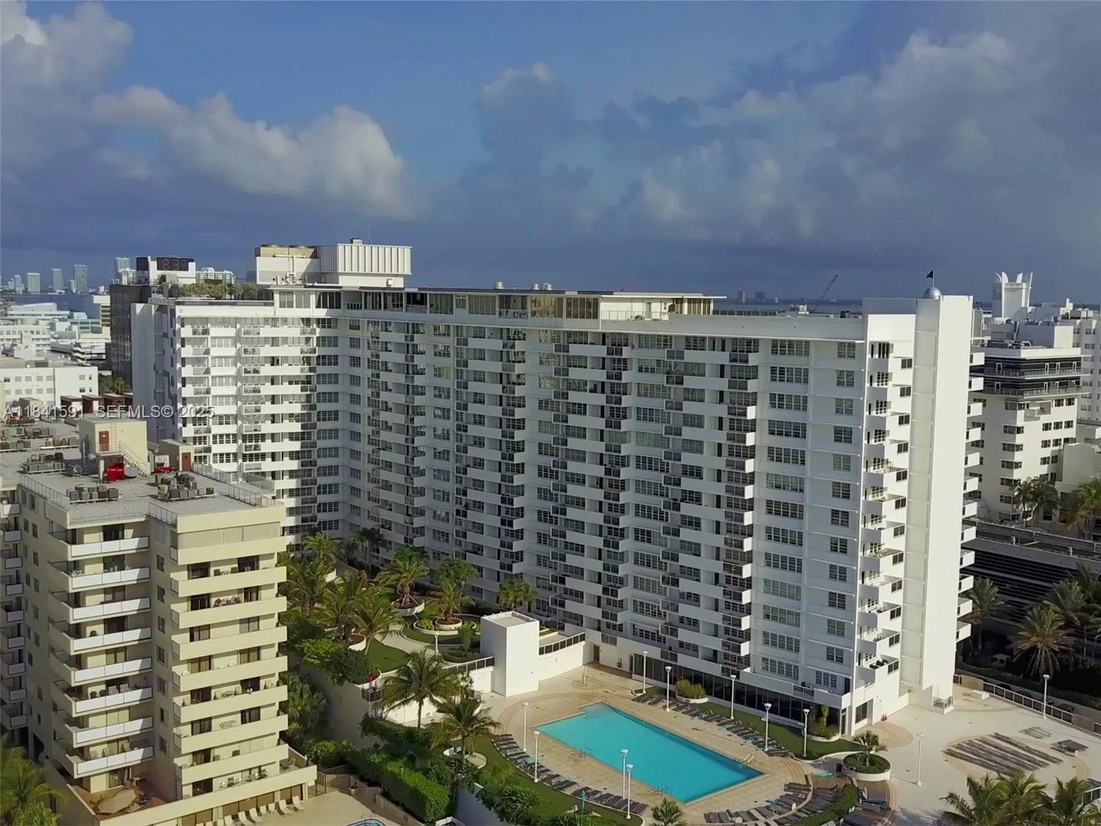Foto de propiedad en 100 Lincoln Road 1601, Miami Beach, FL 33139 Miami Beach con MLS#