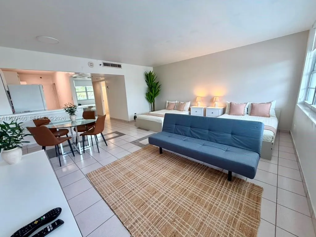 Foto de propiedad en 100 Lincoln Road 304, Miami Beach, FL 33139 Miami Beach con MLS#