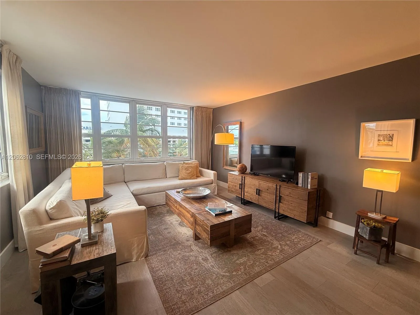 Foto de propiedad en 100 Lincoln Road 314B, Miami Beach, FL 33139 Miami Beach con MLS#