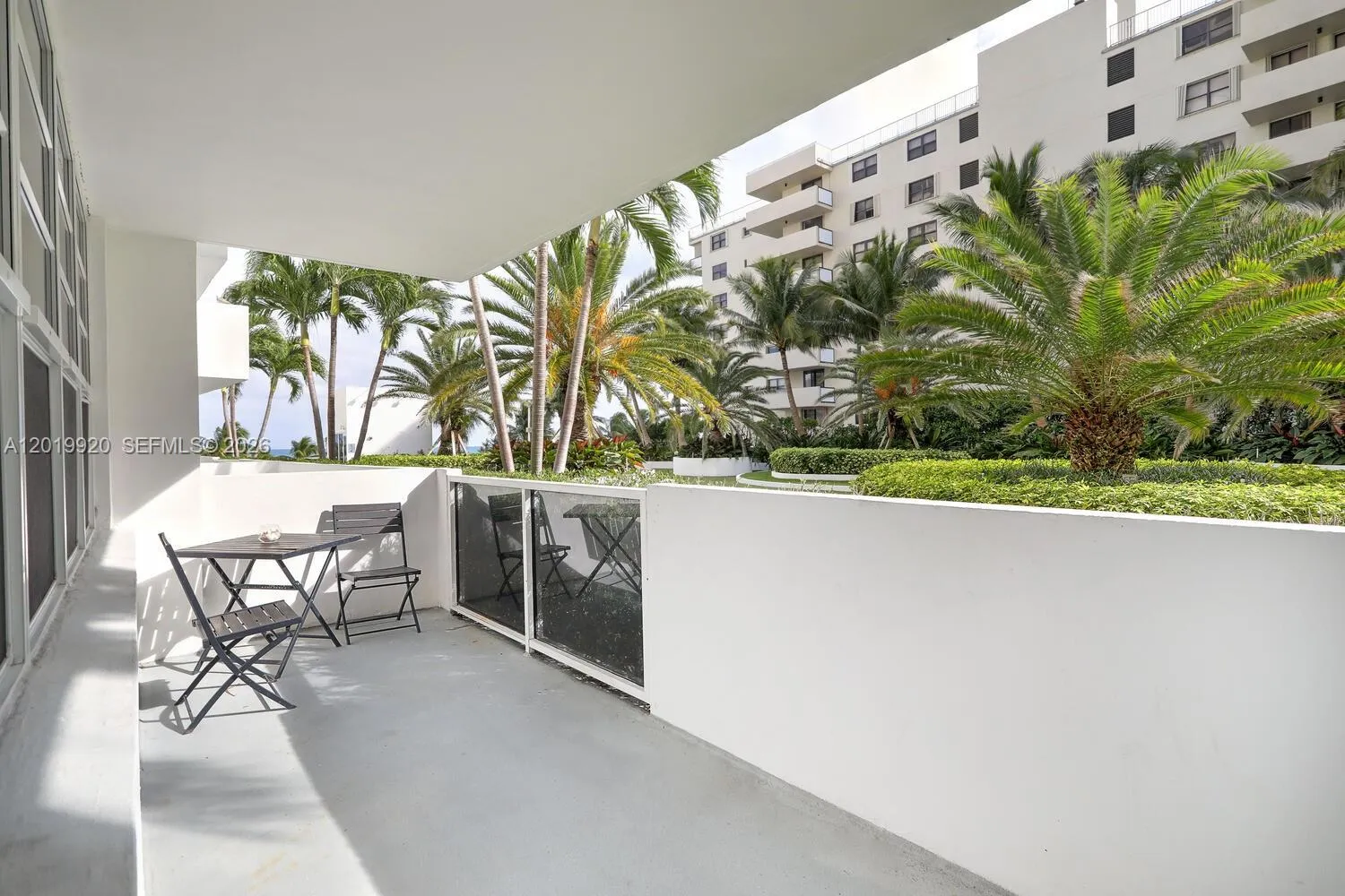 Foto de propiedad en 100 Lincoln Road 330, Miami Beach, FL 33139 Miami Beach con MLS#