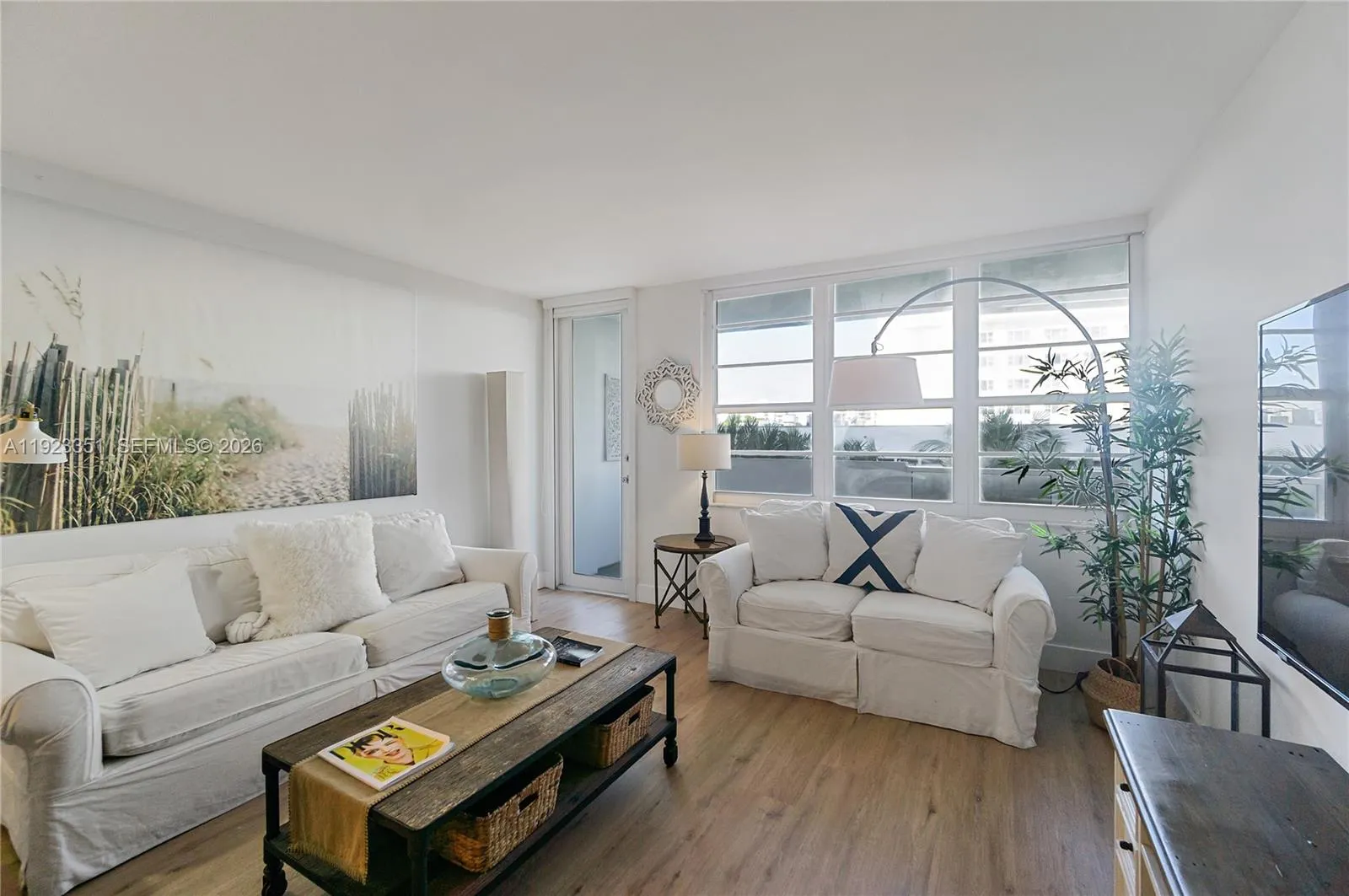 Foto de propiedad en 100 Lincoln Road 410, Miami Beach, FL 33139 Miami Beach con MLS#