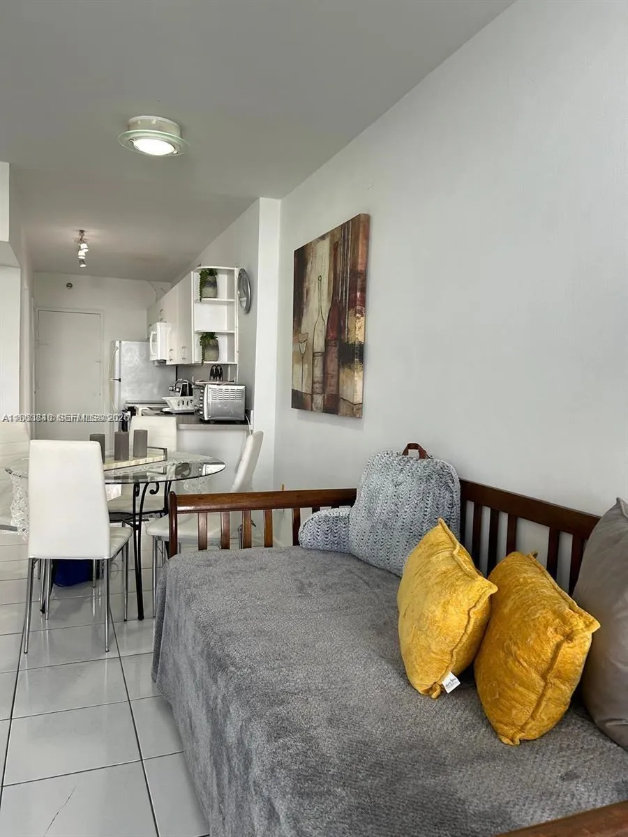 Foto de propiedad en 100 Lincoln Road 437, Miami Beach, FL 33139 Miami Beach con MLS#