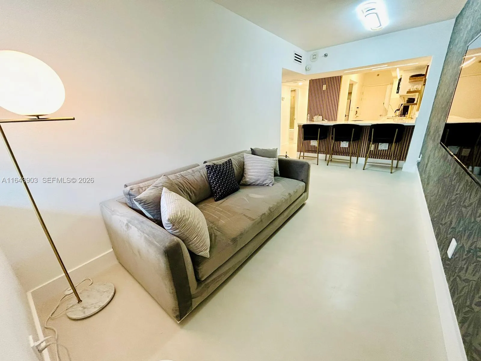 Foto de propiedad en 100 Lincoln Road 445, Miami Beach, FL 33139 Miami Beach con MLS#
