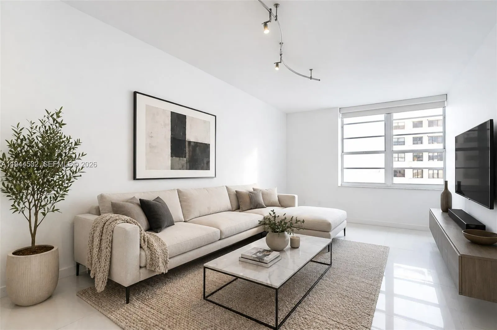 Foto de propiedad en 100 Lincoln Road 501, Miami Beach, FL 33139 Miami Beach con MLS# 