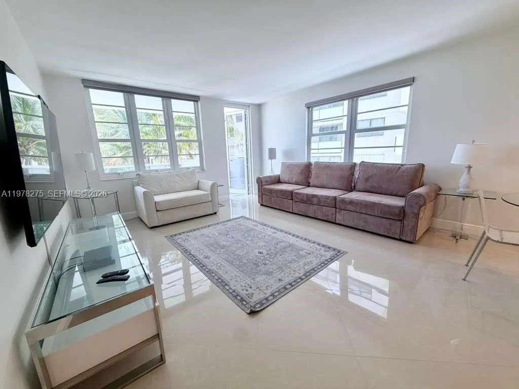 Foto de propiedad en 100 Lincoln Road 521, Miami Beach, FL 33139 Miami Beach con MLS#