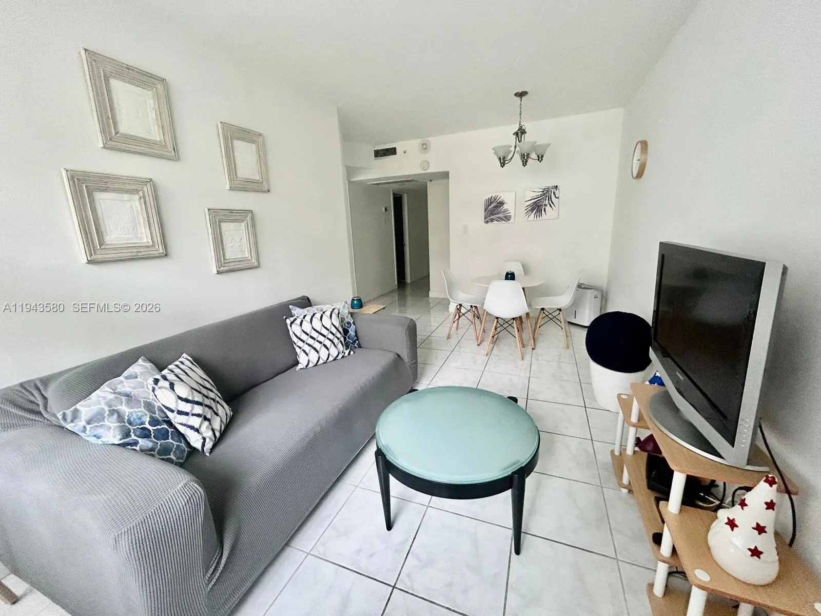 Foto de propiedad en 100 Lincoln Road 524, Miami Beach, FL 33139 Miami Beach con MLS# 