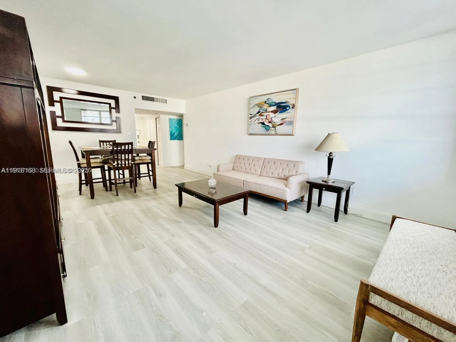 Foto de propiedad en 100 Lincoln Road 535, Miami Beach, FL 33139 Miami Beach con MLS# 