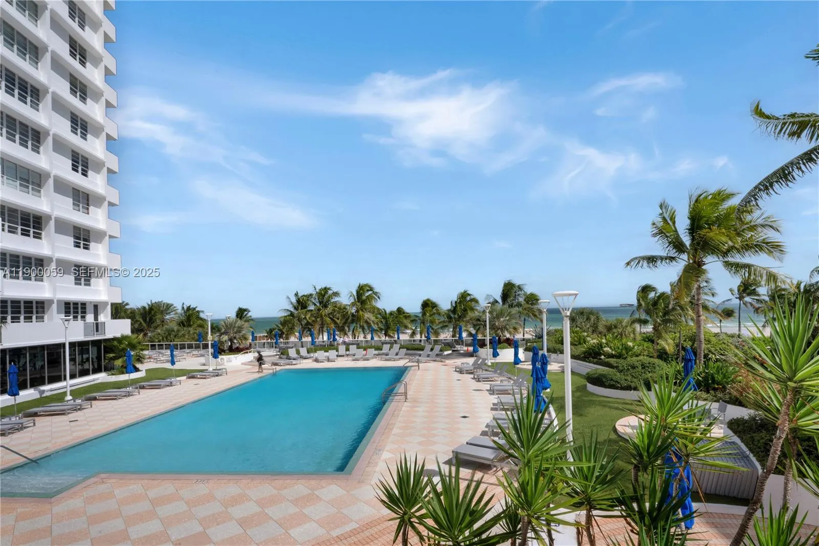 Foto de propiedad en 100 Lincoln Road 607, Miami Beach, FL 33139 Miami Beach con MLS# 