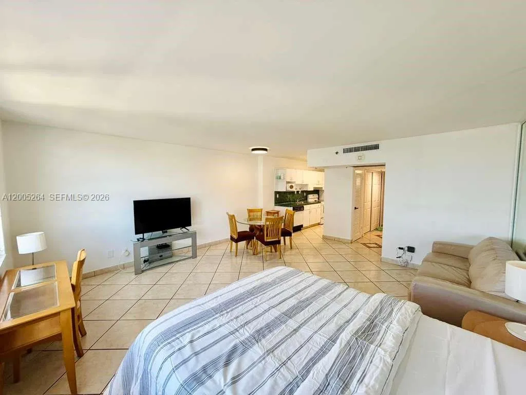 Foto de propiedad en 100 Lincoln Road 731, Miami Beach, FL 33139 Miami Beach con MLS# 