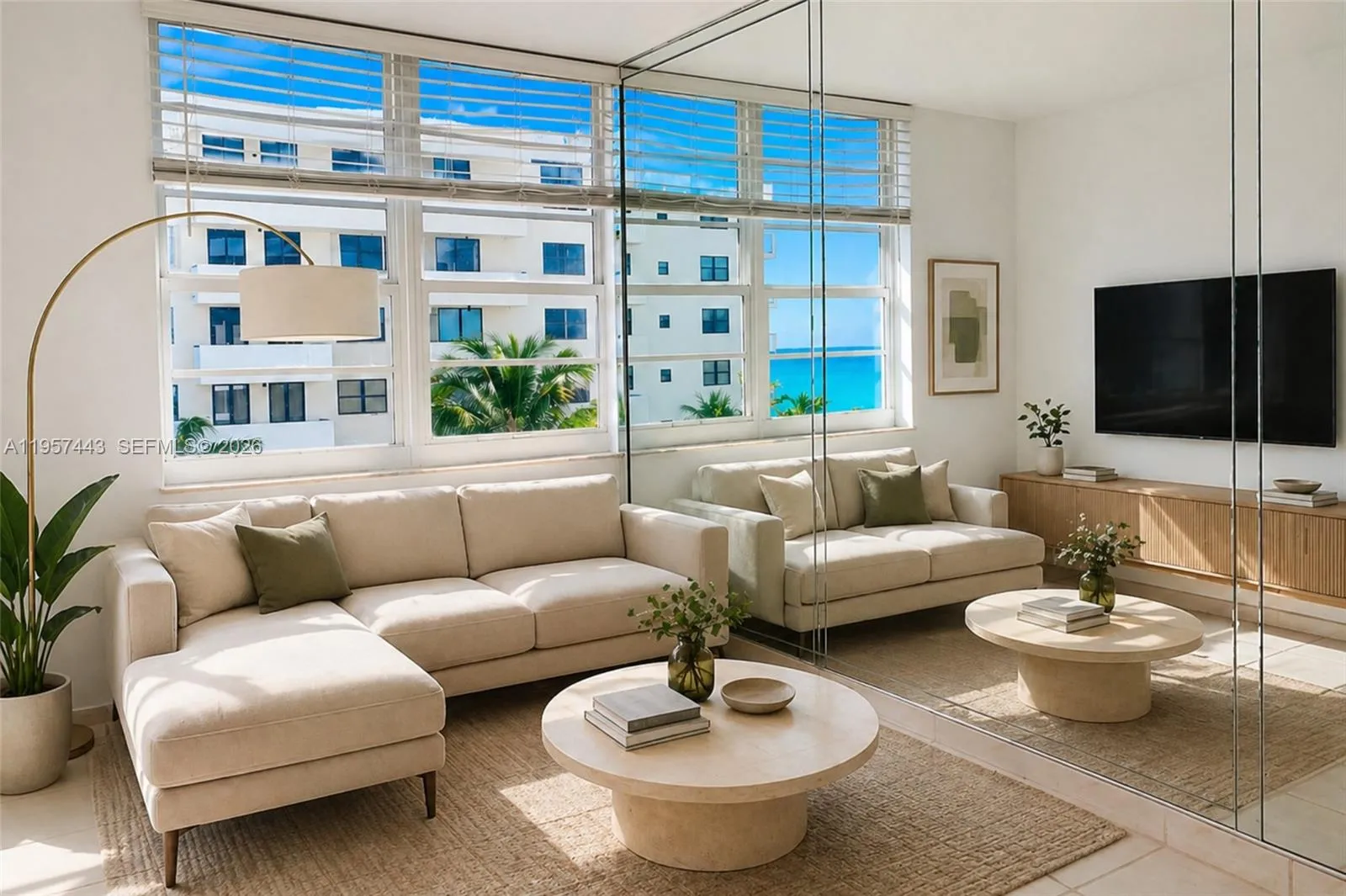 Foto de propiedad en 100 Lincoln Road 732, Miami Beach, FL 33139 Miami Beach con MLS# 