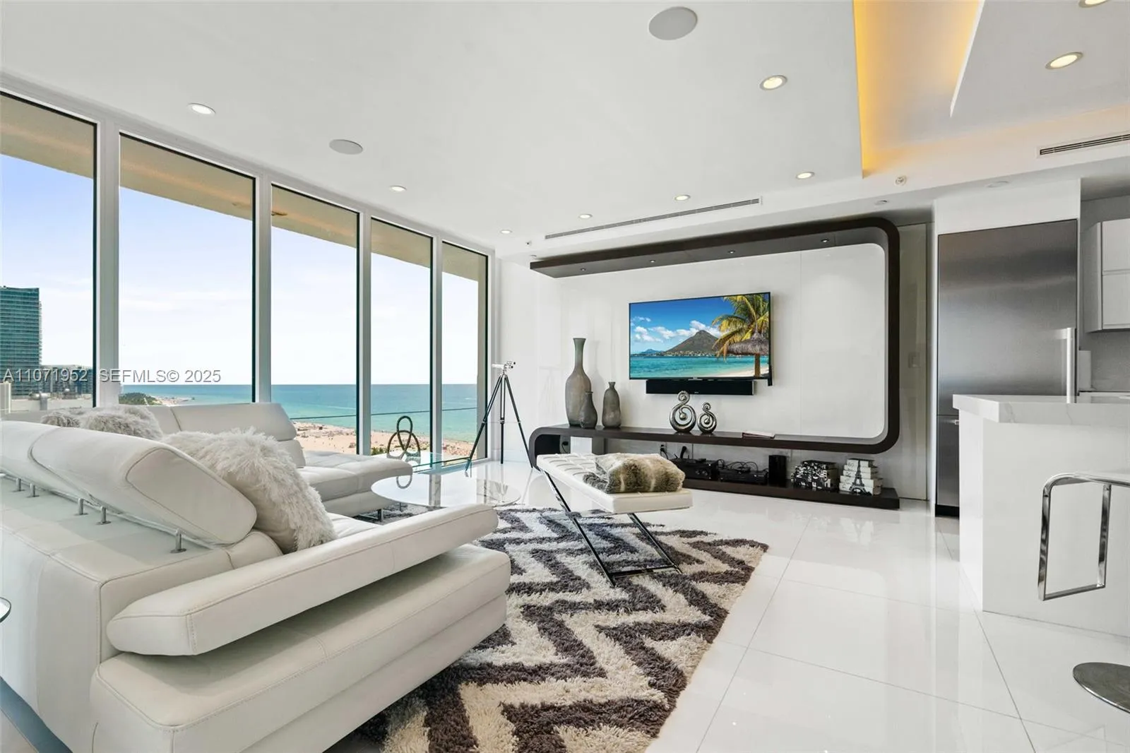 Foto de propiedad en 100 Lincoln Road PH6, Miami Beach, FL 33139 Miami Beach con MLS# 
