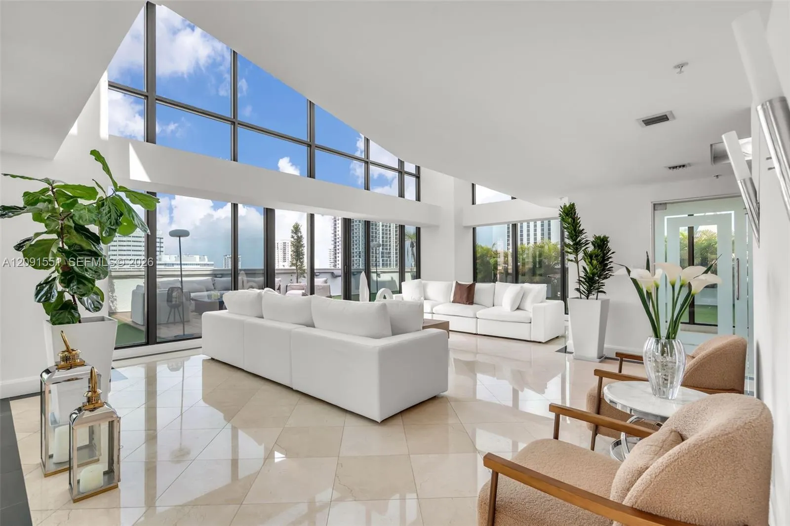 En Venta 100 N Federal Highway 1, Fort Lauderdale, FL 33301, Fort Lauderdale, FL 33301