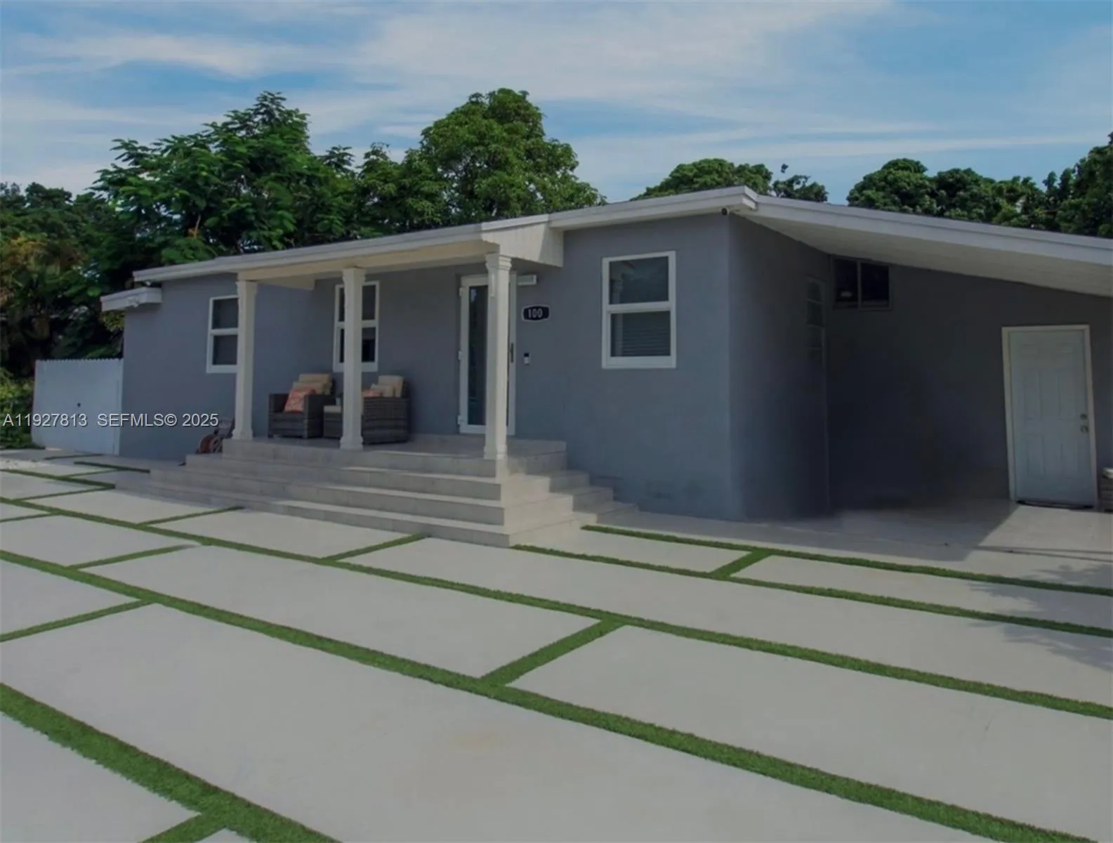 Foto de propiedad en 100 NE 171st Terrace, Miami, FL 33162 Miami con MLS# 