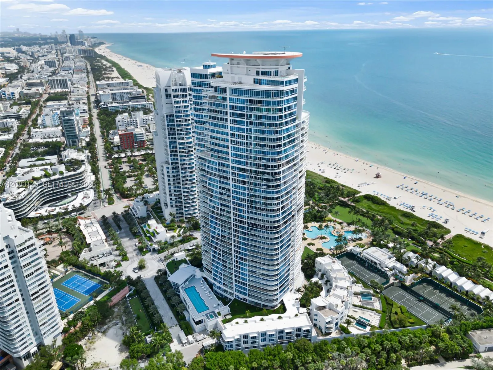 Foto de propiedad en 100 S Pointe Drive 1102/03, Miami Beach, FL 33139 Miami Beach con MLS# 