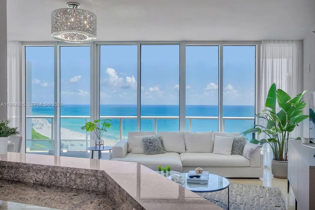 Foto de propiedad en 100 S Pointe Drive 2208, Miami Beach, FL 33139 Miami Beach con MLS# 