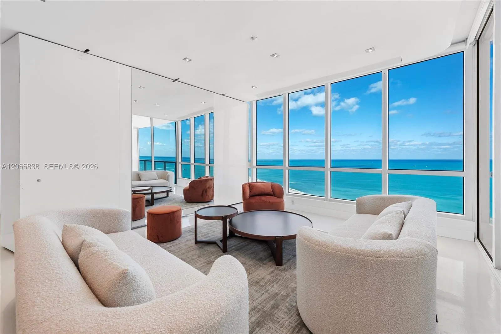 Foto de propiedad en 100 S Pointe Drive 2306, Miami Beach, FL 33139 Miami Beach con MLS#
