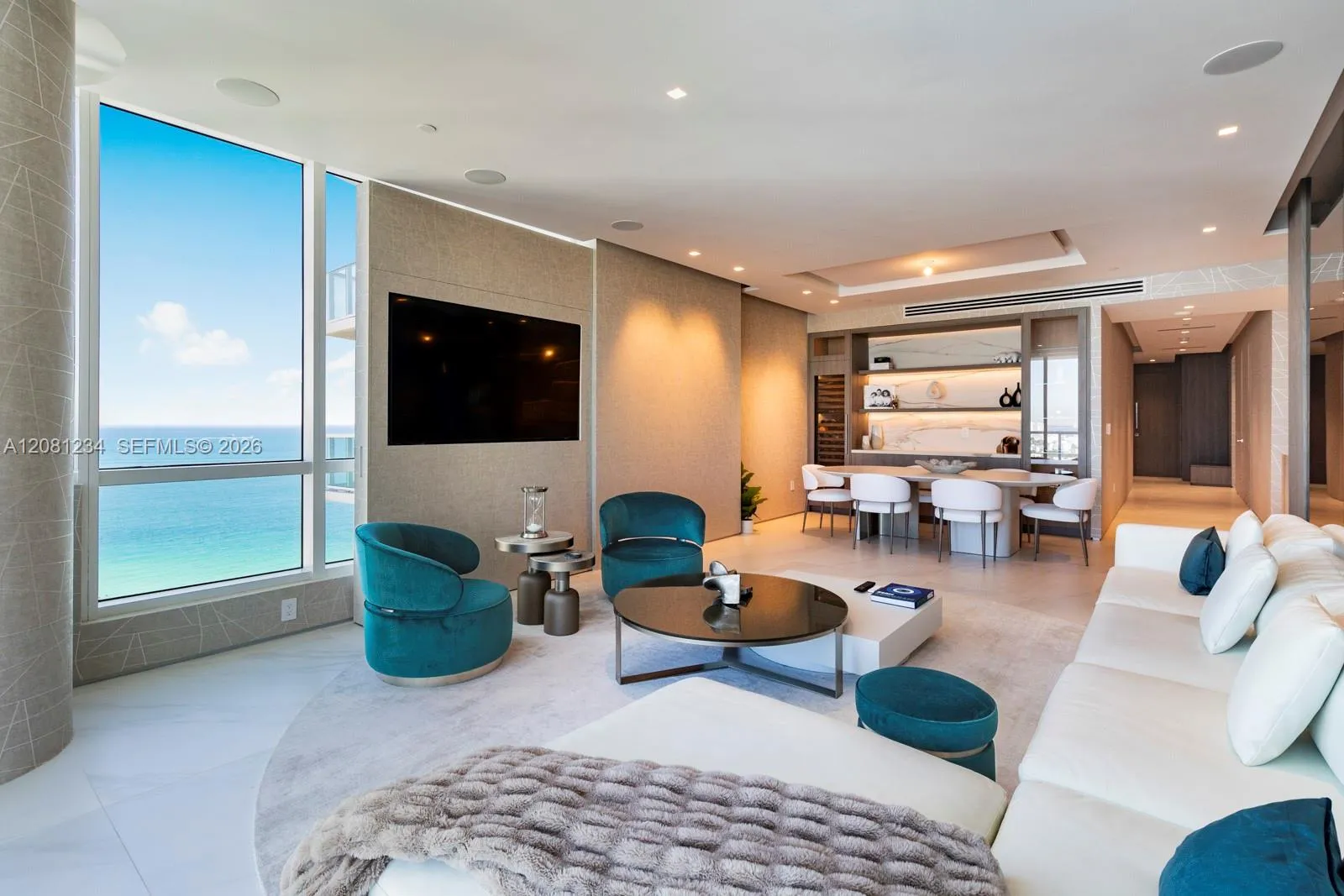 Foto de propiedad en 100 S Pointe Drive 2409, Miami Beach, FL 33139 Miami Beach con MLS# 