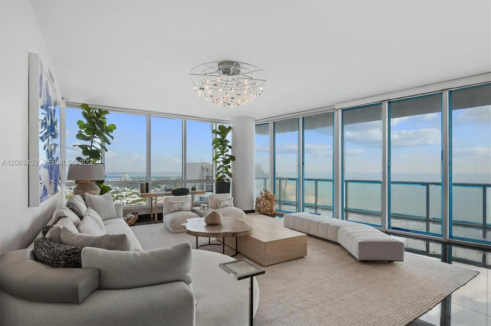 Foto de propiedad en 100 S Pointe Drive 3906, Miami Beach, FL 33139 Miami Beach con MLS# 